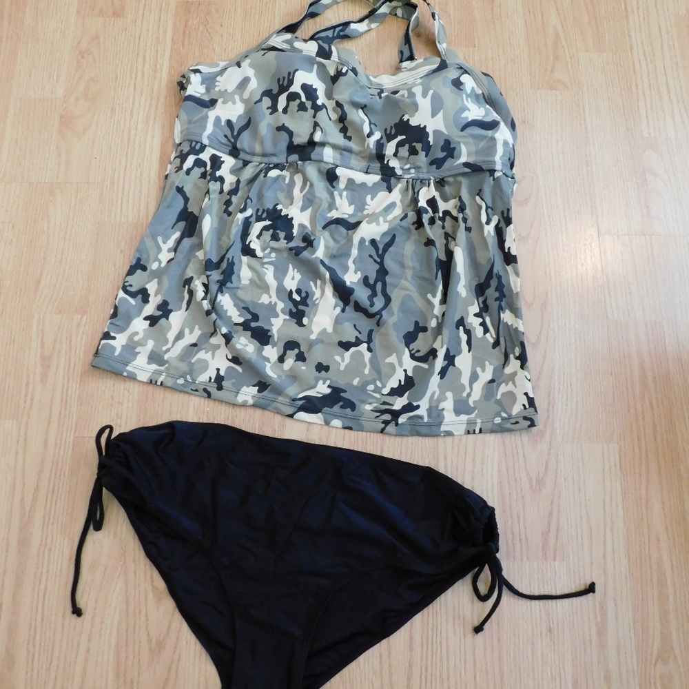 Women's L  Camo Tankini Swimwear New